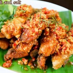 ปลาอินทรีย์ผัดเกลือ