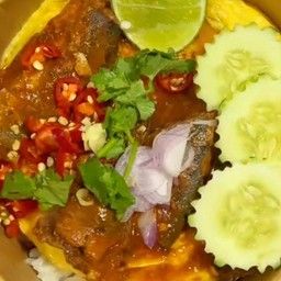 ข้าวยำปลากระป๋องไข่ข้น