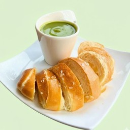 Shio Pan สังขยามัทฉะ