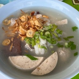 เฮียพงศ์เป็ดพะโล้