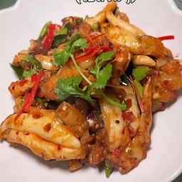 ไข่หมึกผัดพริกขี้หนู