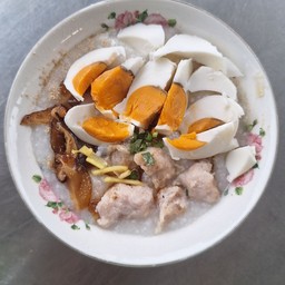 หมูกะโจ๊กกะไข่เค็ม