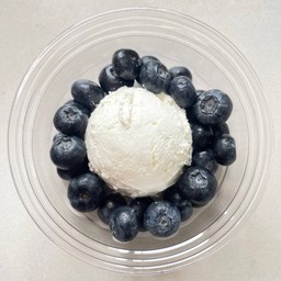 กรีกโยเกิร์ต x บลูเบอร์รี