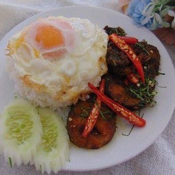 ปลาดุกพริกแกงทอดกรอบ@ยายชิ้น