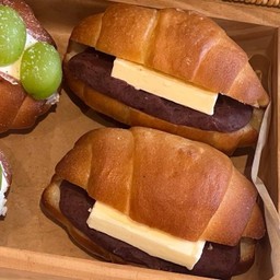 Red Bean Butter Bread