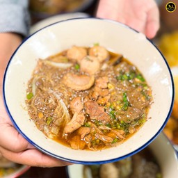 ก๋วยเตี๋ยวเรือ โดมทอง ฮาลาล ท่าอิฐ