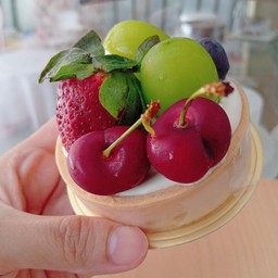 ทาร์ตครีมชีส(ผลไม้ตกแต่งแล้วแต่วัน)8 เซนติเมตรทานได้ 1 ท่านค่ะ
