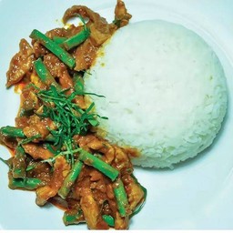 ข้าวราดเครื่องแกงหมู