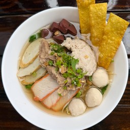 ก๋วยเตี๋ยวหมูรวมน้ำใส