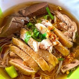 ร้านก๋วยเตี๋ยวเป็ดแยกเขาดิน