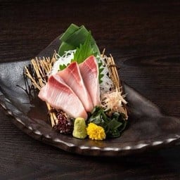 HAMACHI SASHIMI