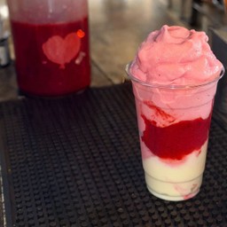 นมสดสตอเบอรี่โยเกิร์ต