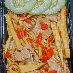 ข้าวหน่อไม้ผัดพริกสด