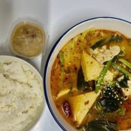 เกาเหลาหม่าล่า+ข้าว+น้ำจิ้มถั่วงา