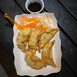 เกี๊ยวซ่าส์ทอด(ไส้ไก่)
