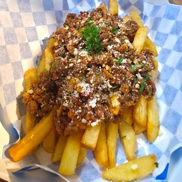 เฟรนช์ฟรายส์ซอสเนื้อ โบโลเนสชิส