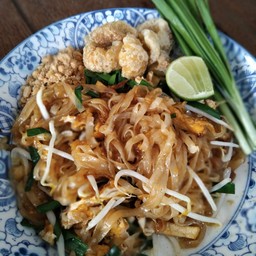 หอยทอด ครูหนุ่ม