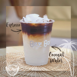 แบล็ก โคโคนัท (อเมริกาโน่น้ำมะพร้าว)