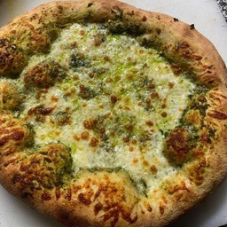 พิซซ่าหน้าเพสโต้