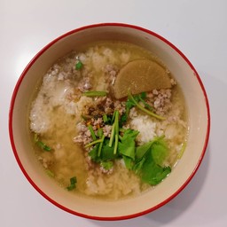 ฟลุ๊คบะหมี่เกี๊ยวตลาดเต่าทอง สาขาตลาดเต่าทอง