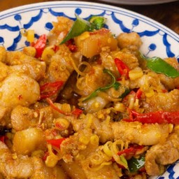 สามชั้นผัดตะใคร้ ( เป็นกับ  )