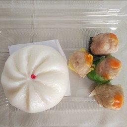 ซาลาเปาใส้หมูแดง 1 ลูก + ขนมจีบรวม 4 ลูก (ขนมจีบเลือกแบบไม่รวมได้)