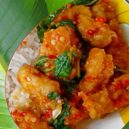 กระเพราไก่กรอบ