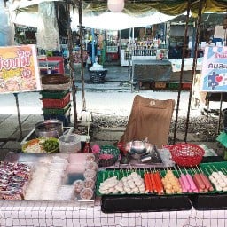 ยำแซ่บลูกชิ้น&กะเพราบ้านโบว์