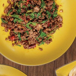 กะเพราคั่วพริกแห้งเนื้อสับ