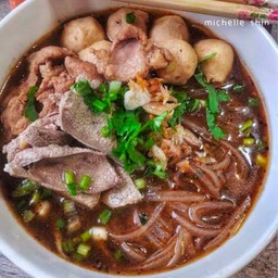 เล็กหมูน้ำตก