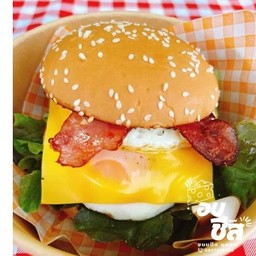 เบอร์เกอร์ ไข่ดาว ชีส เบค่อน