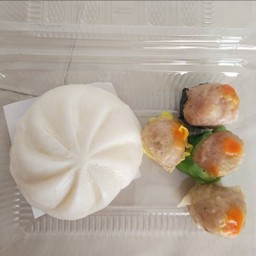 ซาลาเปาใส้หมูสับ 1 ลูก + ขนมจีบรวม 4 ลูก (ขนมจีบเลือกแบบไม่รวมได้)