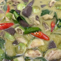 แกงเขียวหวานมะเขือเปราะ