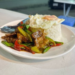 ข้าวกระเพาหมูกรอบ