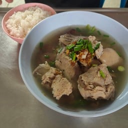 ร้านเจ๊เบลล์ เกาเหลาเลือดหมู ก๋วยจั๊บน้ำใส