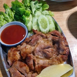 คอหมูย่างกระทะร้อน