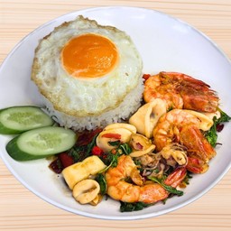 กะเพราทะเล + ไข่ดาว 1 ฟอง