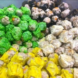 ขนมจีบรวม 8 ลูก หมู ปู กุ้ง สาหร่าย