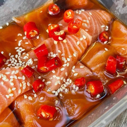 แซลมอนดอง