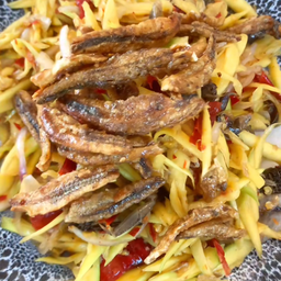 ตำมะม่วงปลากรอบ