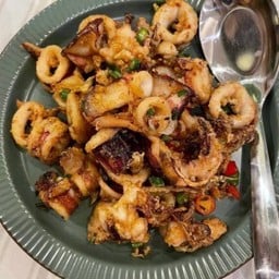 ปลาหมึกผัดพริกสด