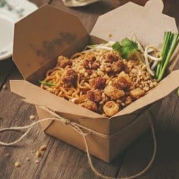 ผัดไทยไข่ลาวา ผัดไทยไข่ลาวา