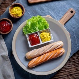 ไส้กรอกรวมย่าง 2 ชิ้น