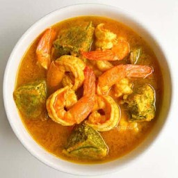 แกงส้มกุ้งไข่ชะอม