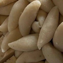 จ๋าจี๊ดจ๊าดลูกชิ้นนึ่ง ถนนศรีจันทร์