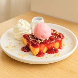 โทสต์ซันเดสตรอเบอร์รี่