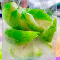 ฝรั่งแช่บ๋วย