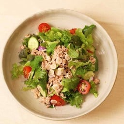 สลัดทูน่าสไปซี่