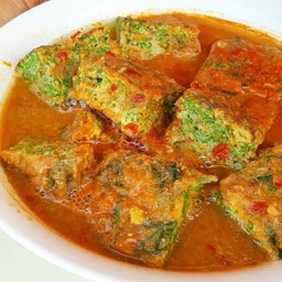 แกงส้มไข่ชะอม