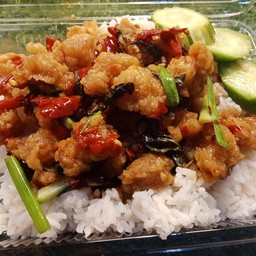 กะเพราไก่กรอบ